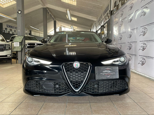Alfa Romeo Giulia 2.0 Ti At