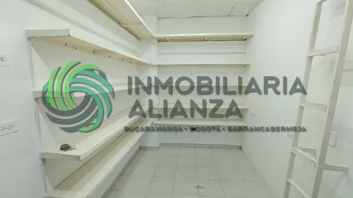 Local En Arriendo En Centro. Cod A11054