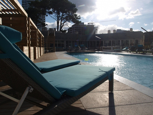 Punta Del Este, Apartamento Zona Brava- Ref: 11650