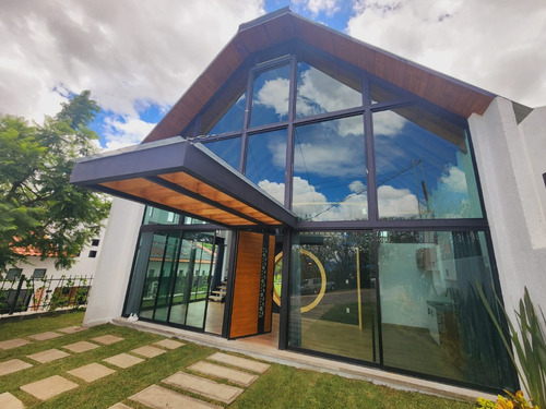 Venta Casa Tulipanes V De 4 Habitaciones Con Baño, Amueblada, Equipada Con Enorme Jardín Y Alberca Climatizada En Fracc Rancho San Diego Ixtapan De La Sal Edomex