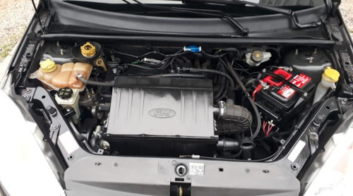 Imagem 8 de 8 de Ford Fiesta Sedan 1.6 Class 8v 4p