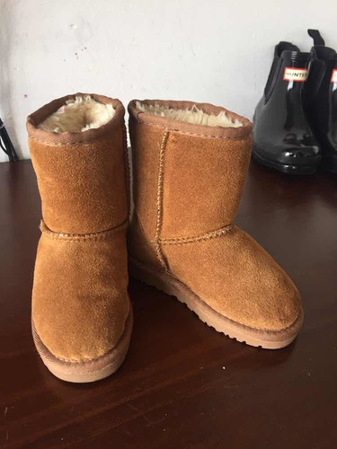 Imagen 2 de 5 de Botas Ugg Talle 27