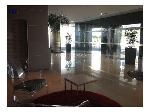 Apartamento De 3 Dormitorios En Venta En Icon Brava Tower, Punta Del Este.
