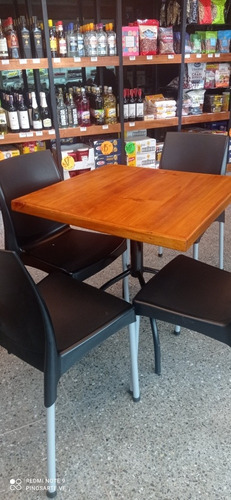 Imagen 4 de 6 de Mesas Para Restaurant En Madera Y Metal