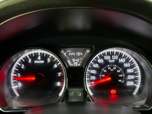 Nissan Versa 1.6 16V Unique (Flex)