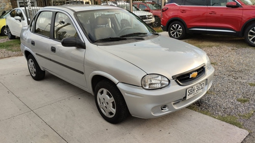 Imagen 11 de 15 de Chevrolet Corsa 2009 1.6 Classic