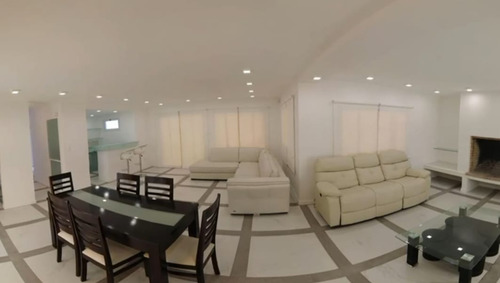 Vendo Con Renta De Usd 3.000 Chalet Con Piscina. Parque De 1.400m2 En Esquina De Dos Avenidas Pinar Sur.