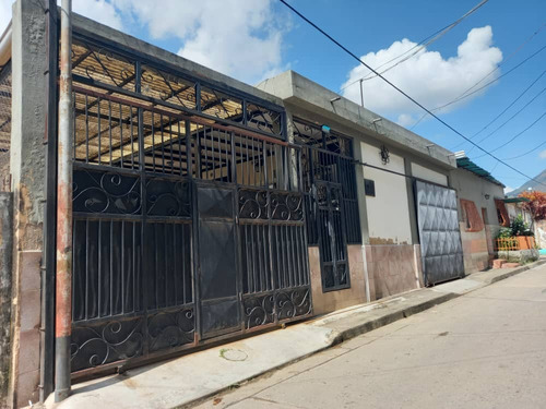 Eglée Suárez Vende Casa En Naguanagua, Av. Valmore Rodríguez. Plc-1013