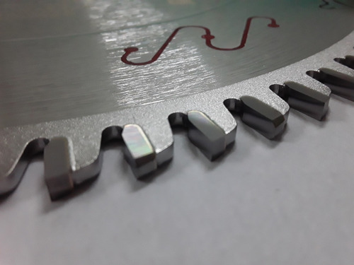 Imagen 3 de 10 de Juego Sierra 250mm Z80 E Incisor (125) Para Melamina Freud