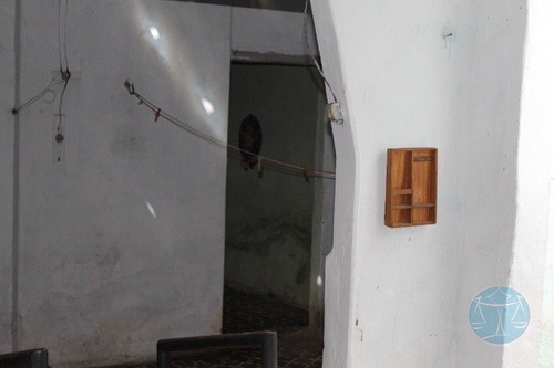 Imagem 5 de 12 de Casa No Bairro Do Alecrim - V-11698