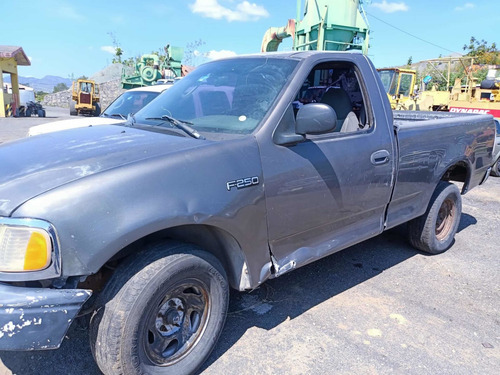 Imagen 1 de 8 de Ford F250 8 Cilindros