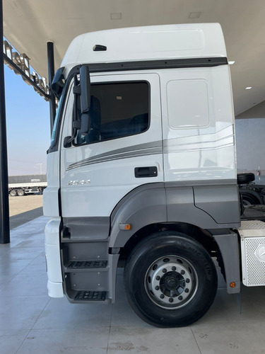Imagem 5 de 13 de Mercedes Axor 2544 6x2 2018 C/retarder - Selectrucks