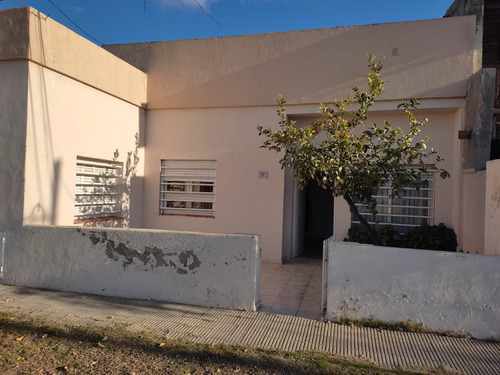 Venta Casa 2 Dormitorios San Martín Con Cochera