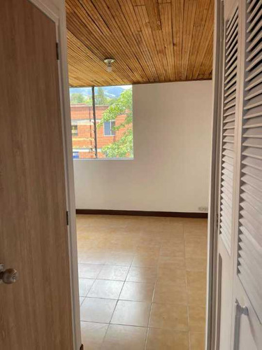 Venta De Apartamento Cerca Al Parque De Envigado Sector El Dorado