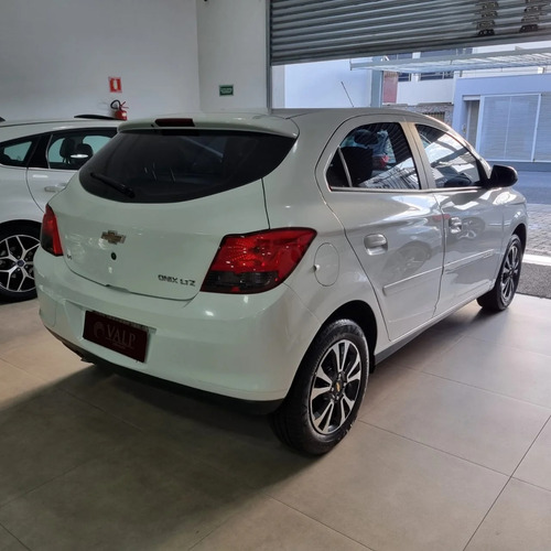 Chevrolet Onix 1.4 MPFI LTZ 8V FLEX 4P MANUAL