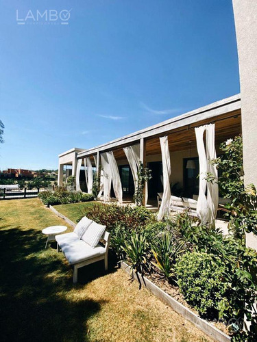 Imagen 7 de 21 de Venta- Casa- Pilar- Pilara- La Volanta