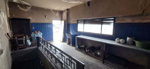 Local Con Vivienda En Venta En Valentin Alsina
