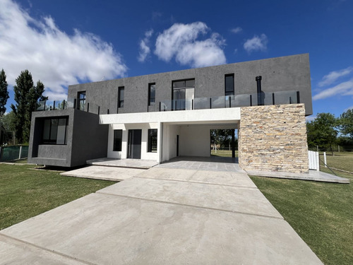 Venta Casa 5 Ambientes A Estrenar En La Magdalena, Canning