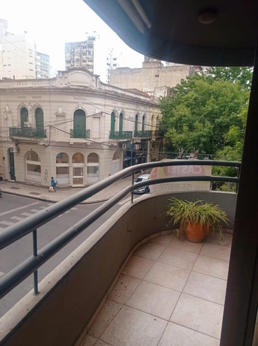 Imagen 19 de 23 de Depto De 2 Dormitorios Al Frente En El Centro En Venta