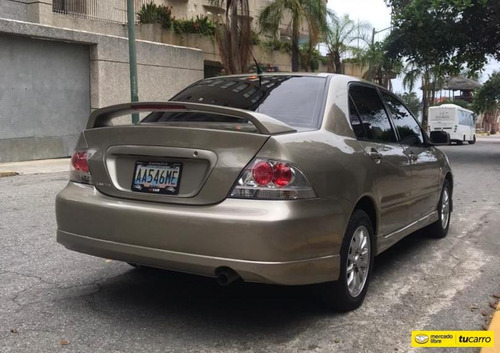 Mitsubishi Lancer Touring 2.0 Sincronico