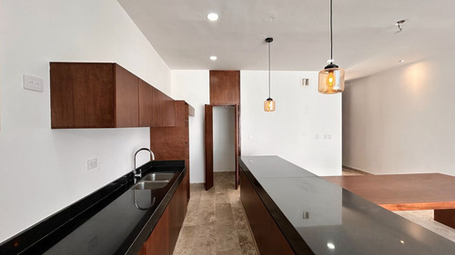 Villa Con Alberca, En Privada Residencial En Venta En Temozón Norte, Mérida