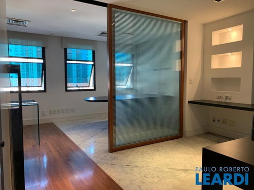 Imagem 3 de 13 de Conj. Comercial - Jardim Guedala - Sp - 616315