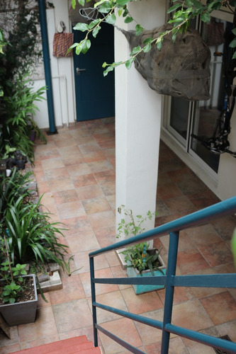 Dueño Vende Casa Ph Al Frente En Olivos - Con Patio, Terraza Y Parrilla.