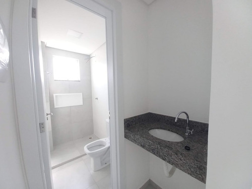 Vende Apartamento De 3 Quartos, Com 1 Suíte E 2 Vagas De Garagens Cobertas