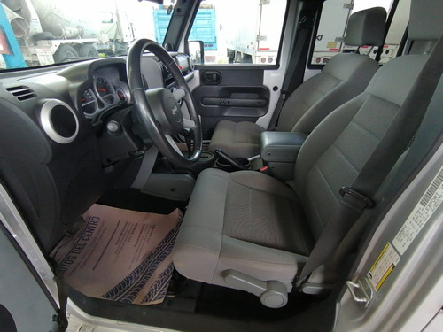 Imagen 10 de 13 de Jeep Wrangler Sahara 2009