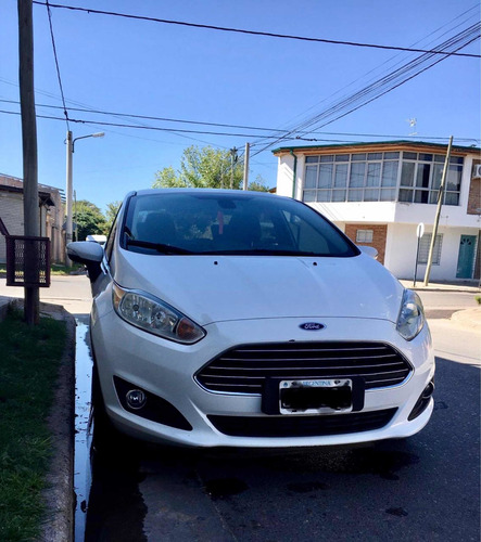 Ford Fiesta Kinetic Design 1.6 Sedan Titanium 120cv 2014