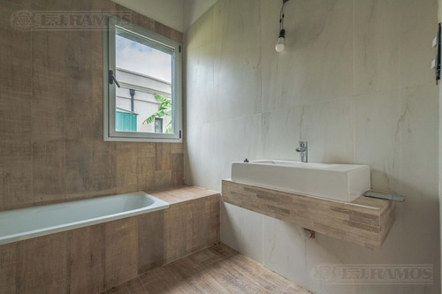 Casa En San Sebastián Área 2 Mb