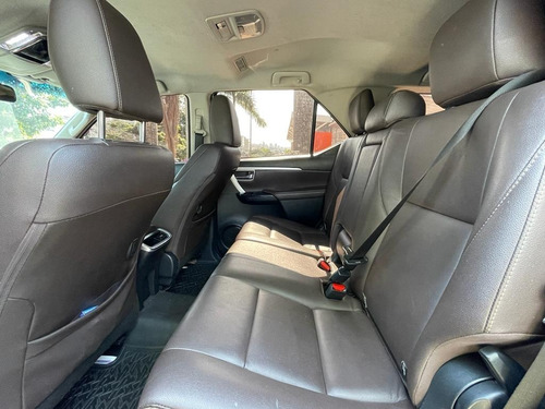 Imagem 9 de 10 de Toyota Hilux Sw4 Srx 2.8 Turbo 4x4 At