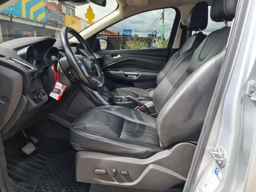 Ford Escape Titanium 2.0cc AT AA 4X4