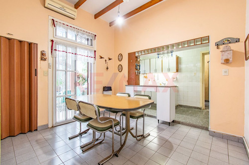 Venta Casa 4 Amb Boedo Cochera, Quincho Y Patio