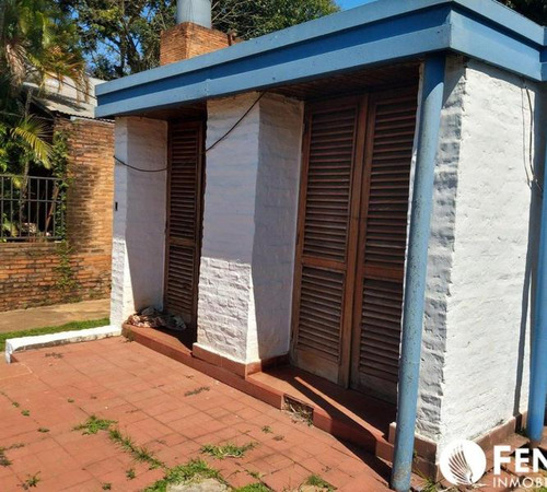 Cf864 - Z/lavalle Y Santa Cruz. Casa En Venta.