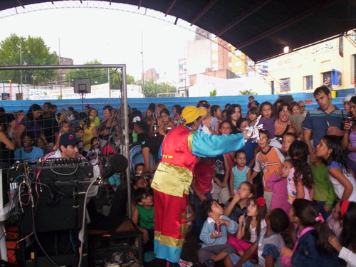 Imagen 9 de 10 de Payasos Animadores - Música En Vivo - Castillos - Cama Elast