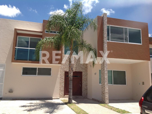 Casa En Renta En Cañadas Del Lago Corregidora Queretaro Rcr230802-il