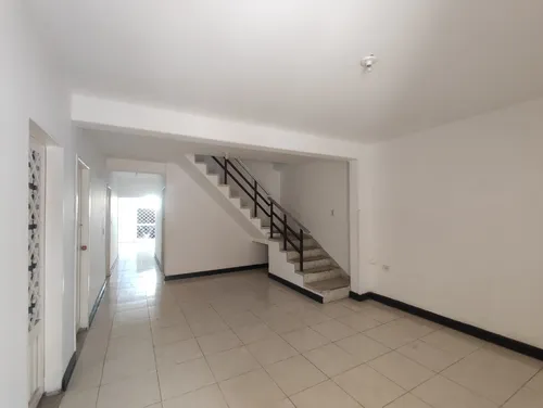 Casa En Venta En Popular. Cod V30674