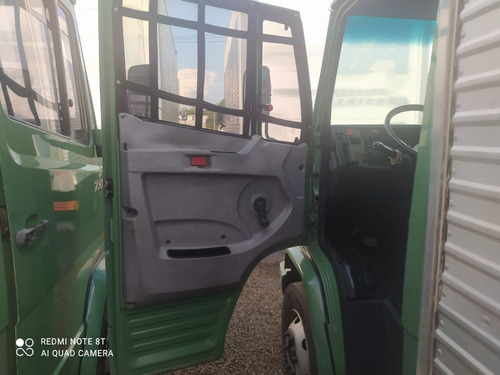 Caminhão Mb 710 Plus Pneus Novos Com Baú Ano 2009