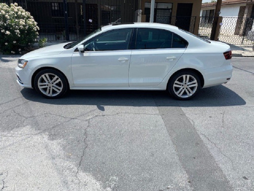 Imagen 4 de 10 de Volkswagen Jetta Sport 201 Blanco