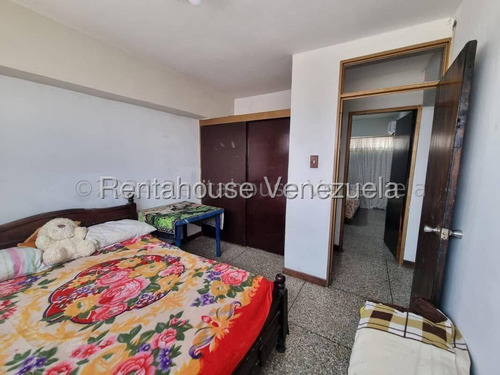 César Bullones Vende Magnífico Apartamento En Av Lara, Lara 25-18566