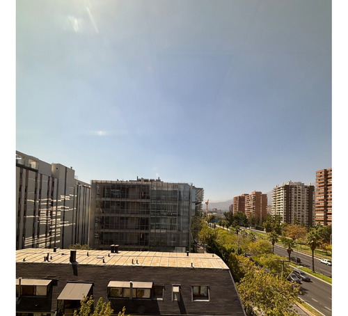 Amplia Y Luminosa Of Vitacura 2p 1b 1e Y Planta Libre