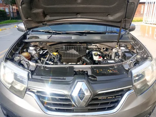 Renault Logan Life +