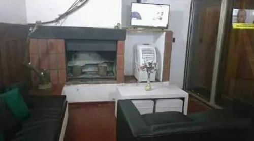 Casa Quinta En Venta - 3 Dormitorios 3 Baños - Cocheras - 1.300mts2 - Lobos