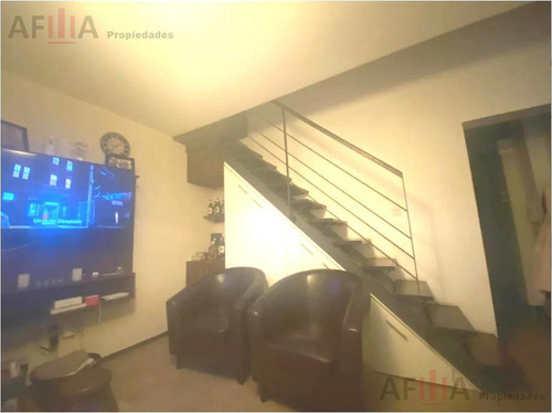 Venta Casa Dos Dormitorios Duplex Patio Parrillero Con Renta Centro Montevideo