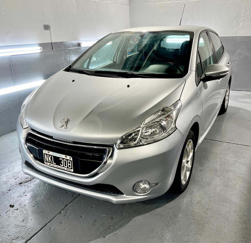 Peugeot 208 1.5 Allure Touchscreen 2014