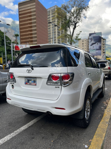 Imagen 10 de 13 de Toyota Fortuner 2012