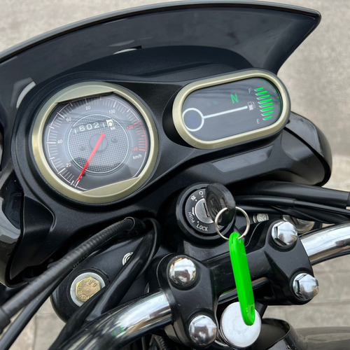 Bajaj V15