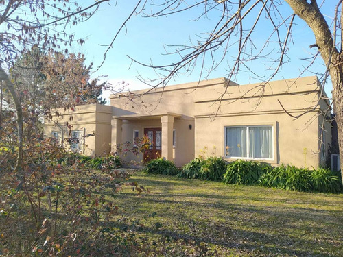 Imagen 1 de 14 de Casa De Campo En Barrio Cerrado De Chacras General Rodriguez