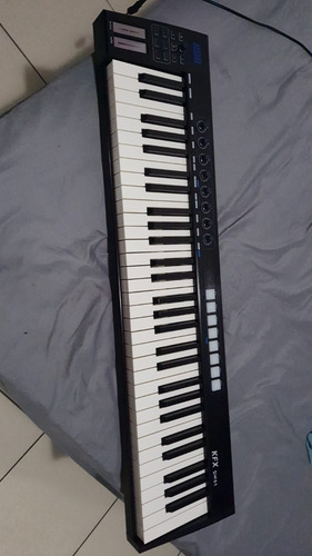 Controlador Midi Usb Kfx Sw61 + Suporte Stay Slim 1100 (Usado)